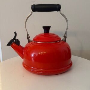 Le Creuset Whistling Tea Kettle Red